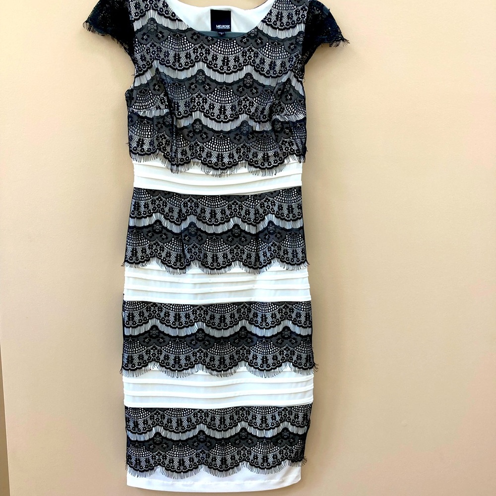 Black and White dress Size 4 Melrose Brand